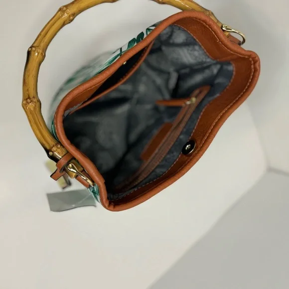 Resort Ready ENZO ANGIOLINI Green Multi Fabric Canvas Bamboo Resin Handle Purse - Picture 8 of 9